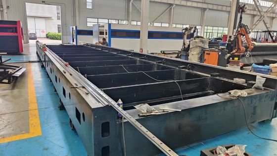 स्टेनलेस स्टील और कार्बन स्टील के लिए किफायती बड़े आकार के ग्राउंड ट्रैक लेजर कटर